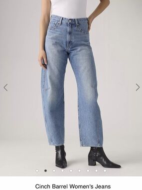 Levi's High-Rise Barrel Jeans - Light Blue Denim